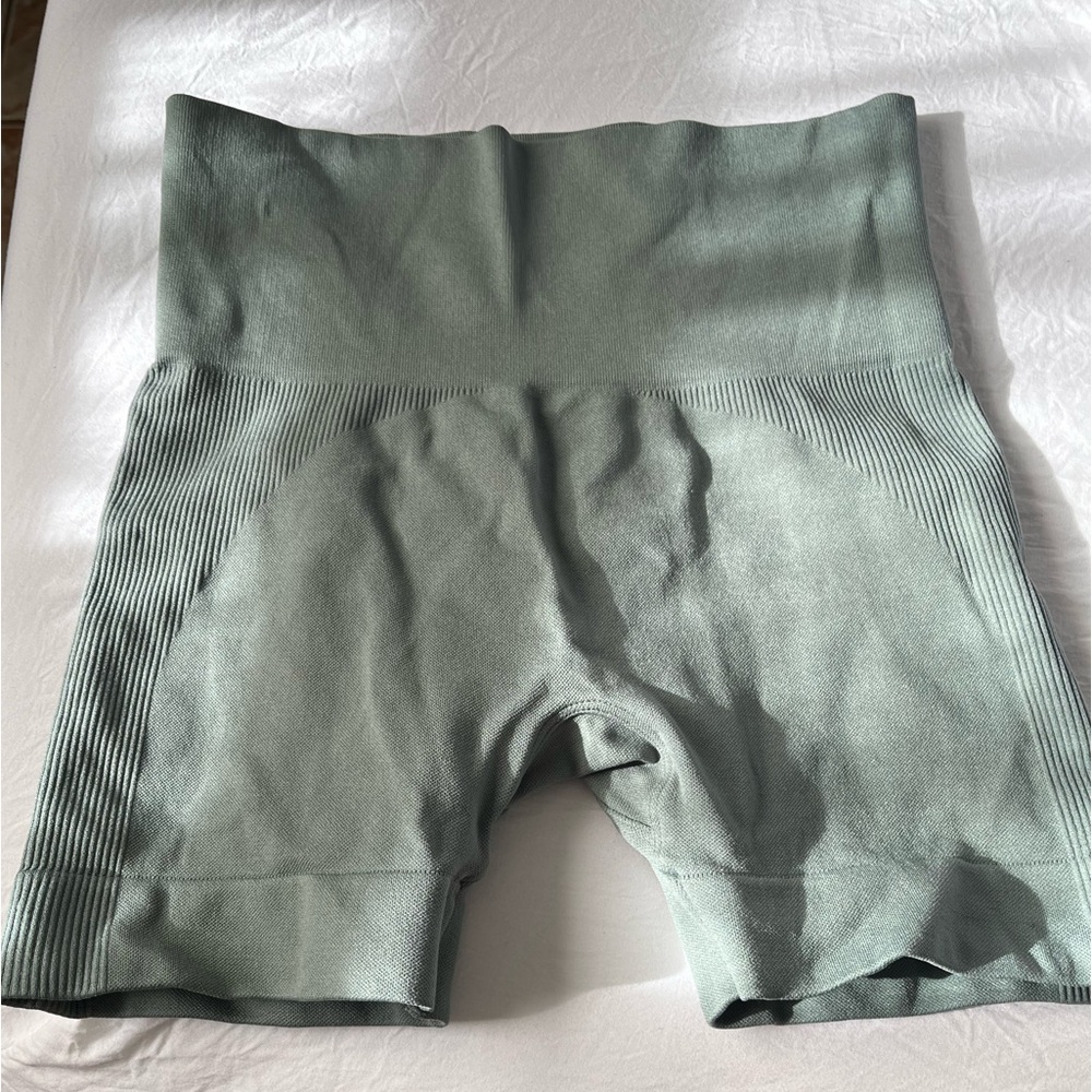 Set active shorts